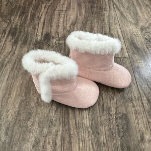 Ro + Me Baby Pink Sparkle Boots with White Faux Fur 6-12 months
